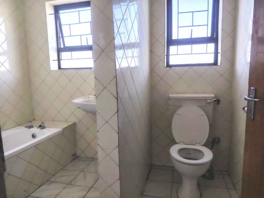 To Let 4 Bedroom Property for Rent in Ravensmead Western Cape